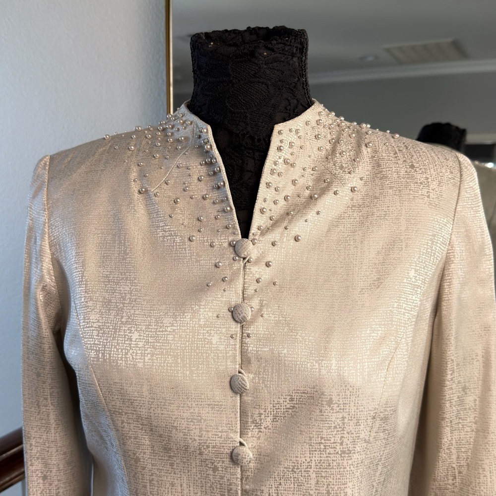 Elegant Silver Women's Blouse with Button Detailing - Picture 9 of 12